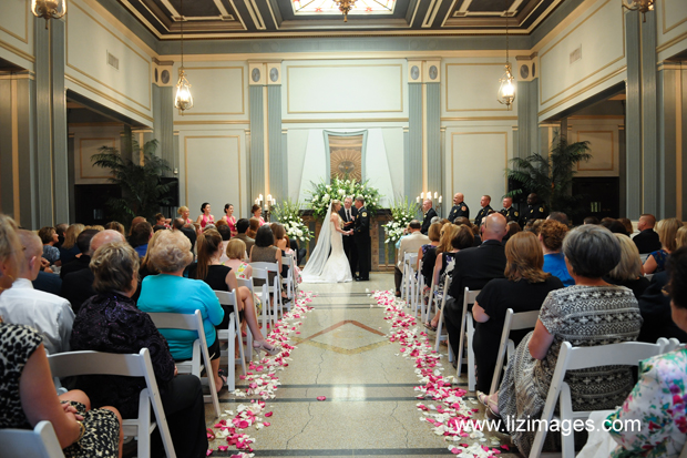 louisville wedding officiant bob mueller performing a wedding at the olmsted